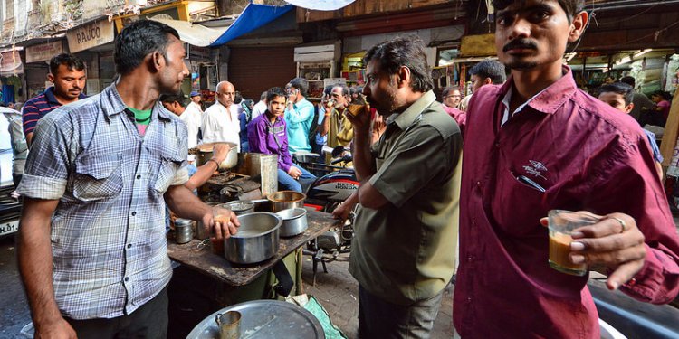 India - Maharashtra - Mumbai - Streetlife - Tea Stall - 2
