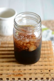 Create your own cold and refreshing iced coffee the same as Dunkin Donuts using this effortless copycat dish.