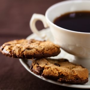 just what goes well with coffee-flavored snacks? A cup of coffee, needless to say!
